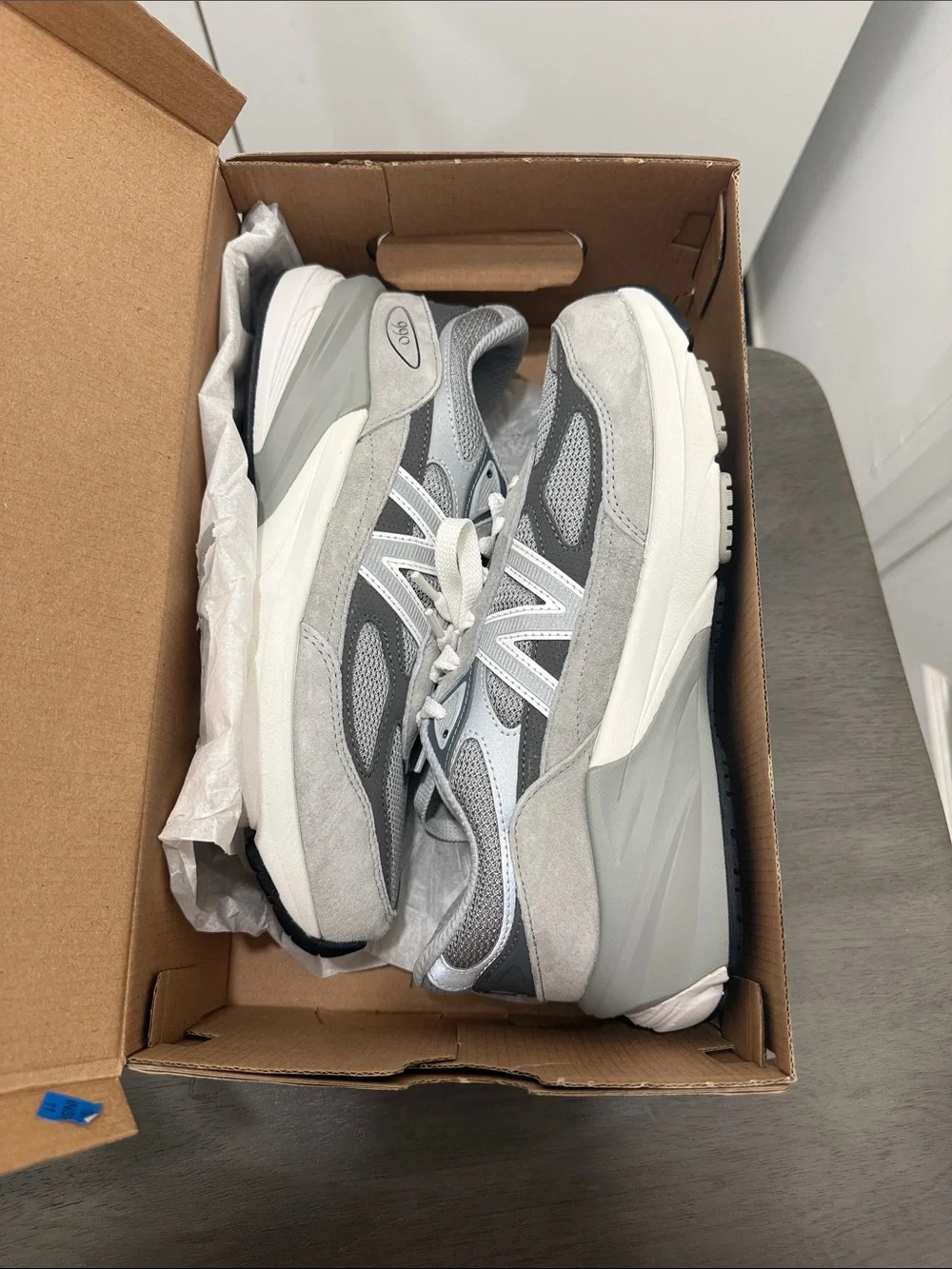 Kids New Balance 990v6 NIB